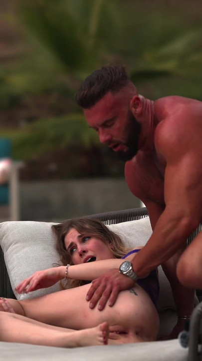 Drilling the Pussy of Petite Horny Fiona Peaches