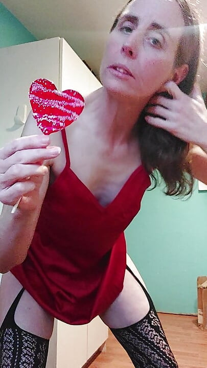 Valentine's  hot playful milf!.