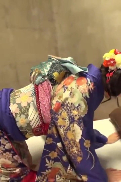 Shy Kimono Beauty Picked up and Introduced to a Thrilling New Kind of Pleasure - Chapter3