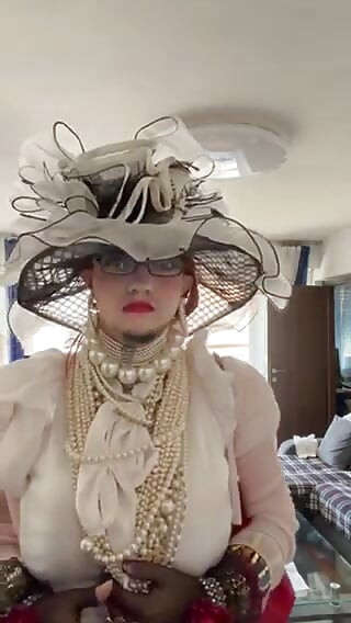 Crossdresser croata mostrando su hermoso cuerpo