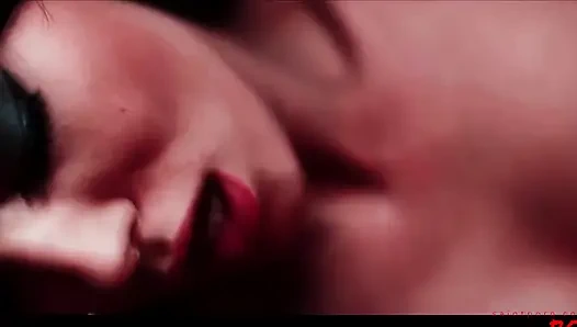 Валентина Круз отлична в том, чтобы быть Vixen даже в пожилом возрасте