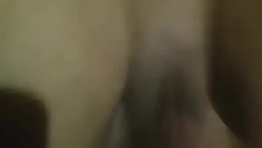 Мужчина, Расчесывающий Киску Замужней Карины