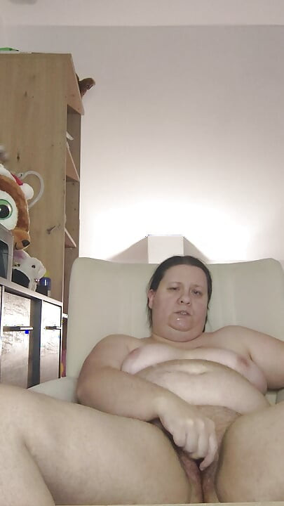 Bir sürü tükürük ve dildolu amcıkla oral seks