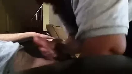 快速性爱：女仆吮吸鸡巴！