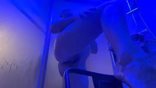 Uzayda çıplak - yörüngeden çıplak duş!!