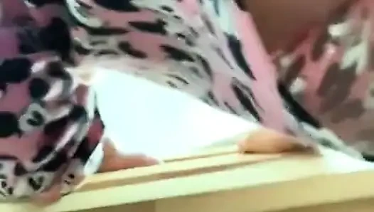 Francesca palma nyepong kontol teman sekamarku
