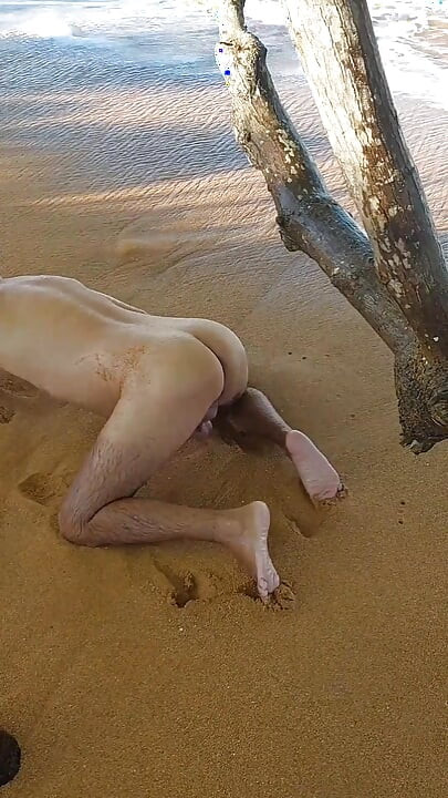 Ladysilva very naked slut on the beach wanting a cock in her hot ass