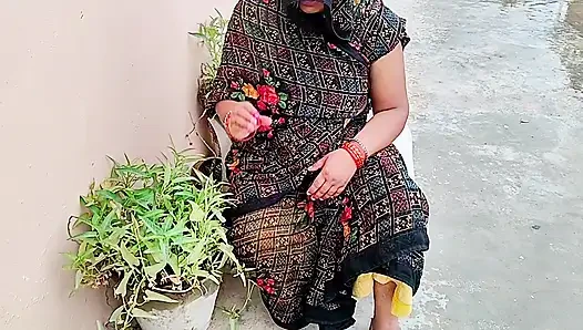 Bhabhi ki garden me chudai ki