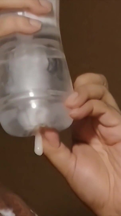 Futându-mi creierii de la mângâindu-mi rapid pula tare și orgasme multiple scurgând fiecare picătură de spermă posibilă | Clipul 2