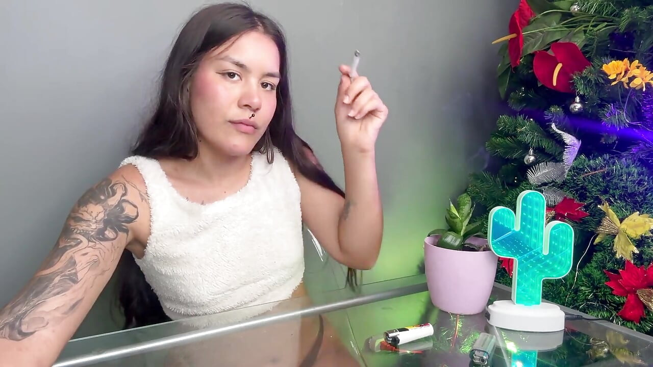 Rebel Girl Offers Yo Her Cigarrette