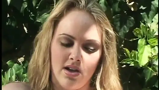 Fair-haired beauty Amber Peach fills her twat with fingers and massages her toes and feet