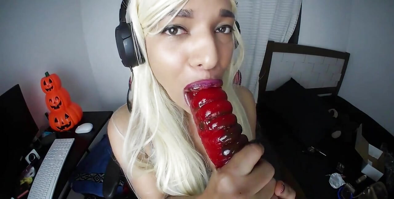 Asmr Porno - Gigantyczny gumowy robak