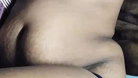 Neu verheiratete unbefriedigte bhabhi fingert feuchte muschi, orgasmus-masturbation