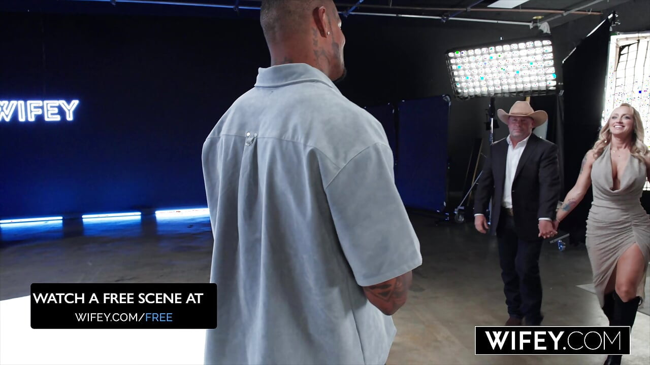 WIFEY Gorgeous Cowgirl Swamp Barbee Shows Her Face For The First Time And Gets Fucked By Jason Luv