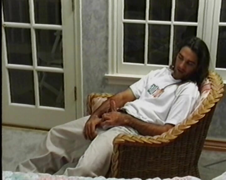 完美身材的法國熟女在臥室裡騎雞巴