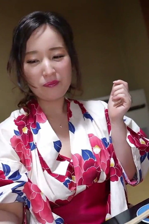 Married Woman Having an Affair on a Trip with Internal Ejaculation - Riu Nagata -4