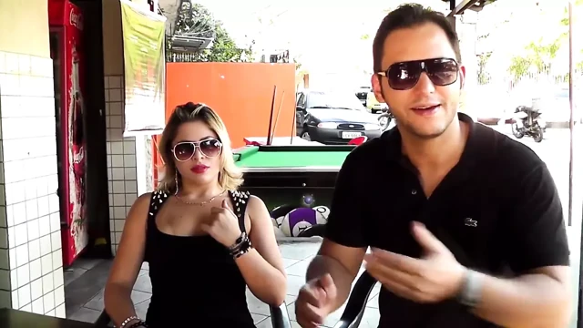 Rolou uma putaria com a loira no bar