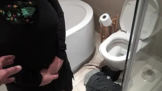 Unfaithful Turkish Maid Lets British Boss Cum Inside Her Old Pussy