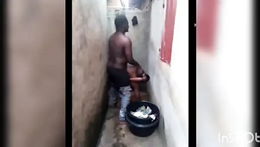 Wanita kulit hitam selingkuh