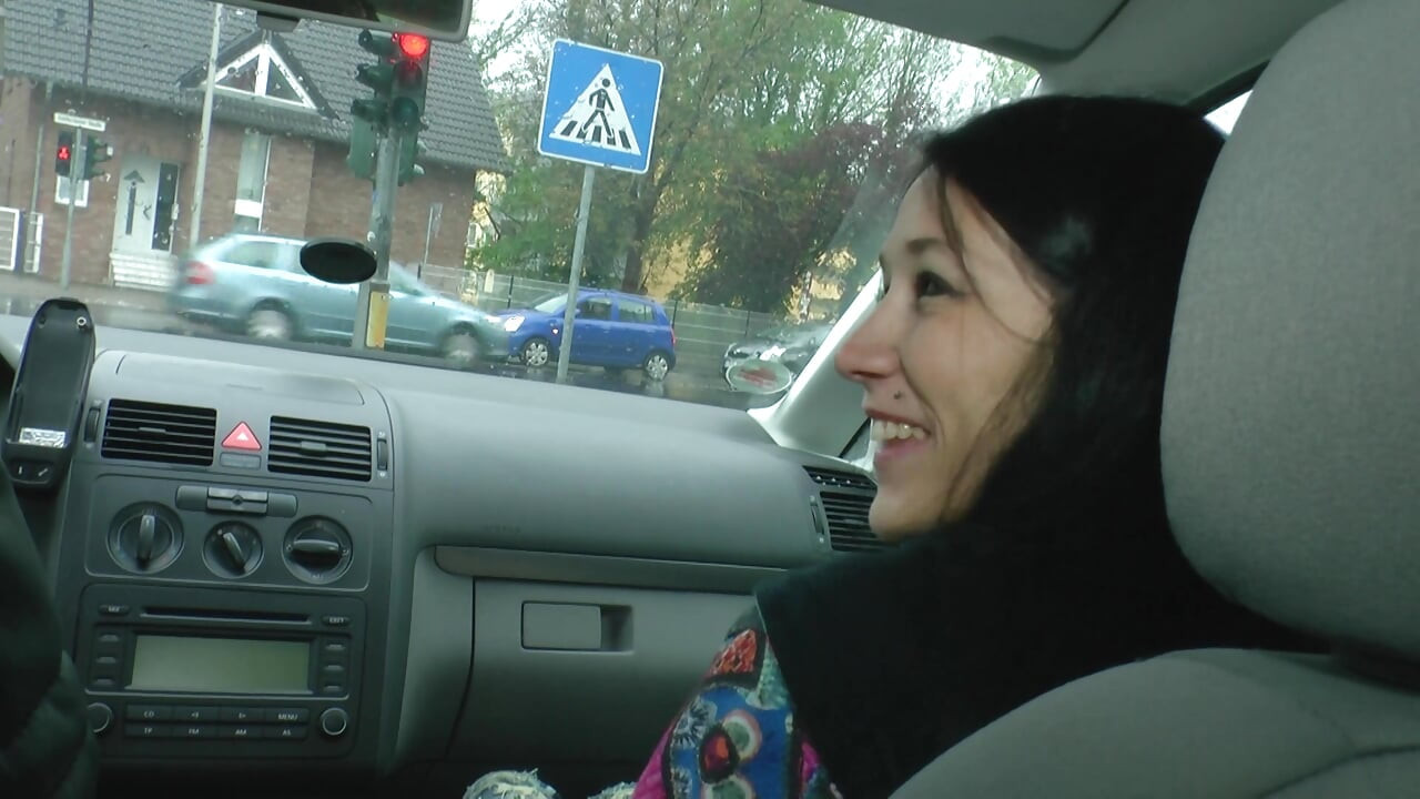 超エッチなドイツ人素人熟女が激しく犯される - 生ペニスが濡れた穴を伸ばす!