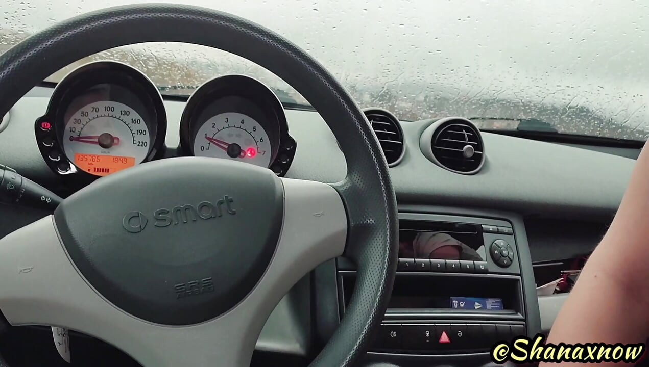 CAR POV BLOWJOW CUM IN THROAT RAINY DAY PART. 1