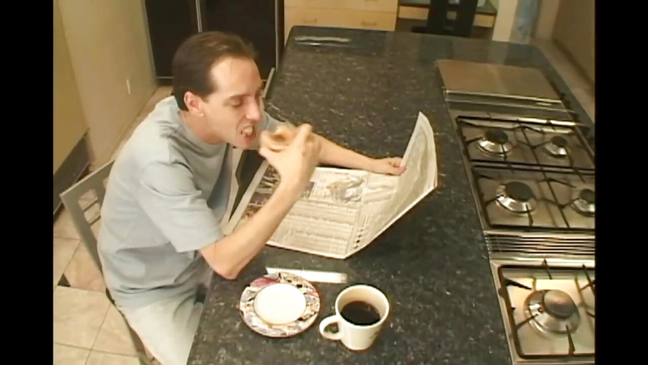 Une MILF aux seins géants à peine baisée