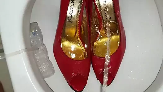 Pump porn video – Pissing into Red Peeptoe Highheel Pumps
