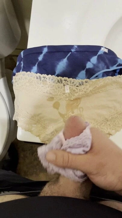 Cum on coworkers panties