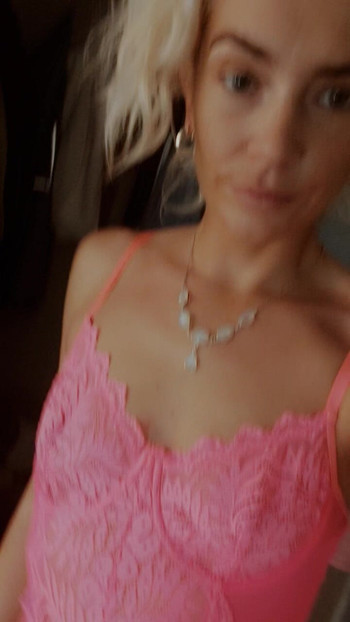 Lingerie pink
