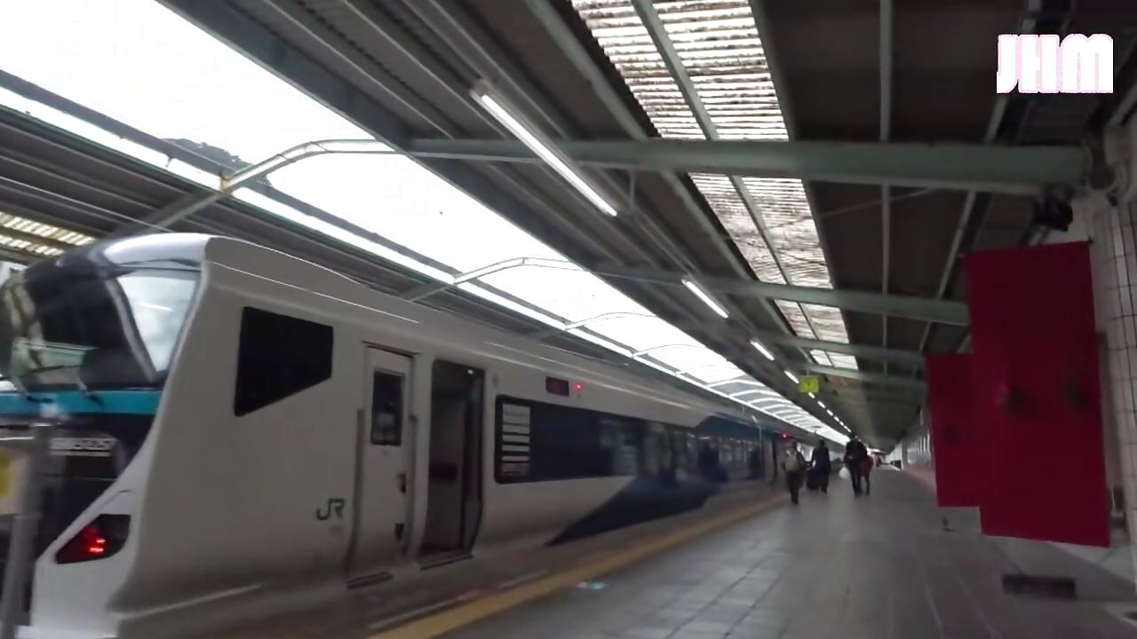 Duszne odosobnienie czterech dojrzałych żon w prywatnej willi Hot Spring - 5