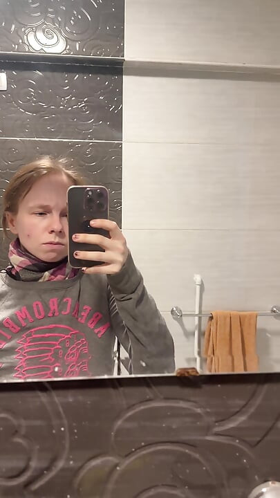 Razor Slides Into My Pussy