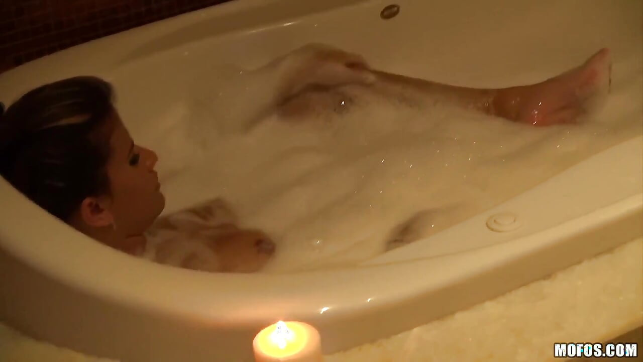 Latina Sex Tapes - Petite Dayana Covers Her Flawless Body in Bubbles & Treats Juan to Hardcore Sex
