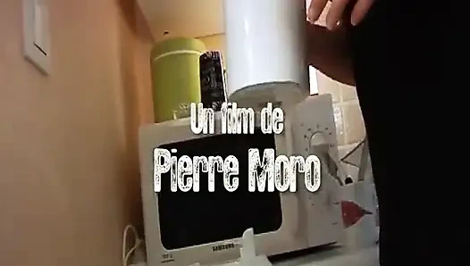 Pelacur Prancis Deepthroating Sebelum Mendapatkan Strapon Kacau