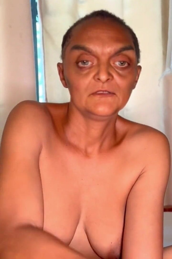 Curul acestei bătrâne poate lua cu adevărat o pulă