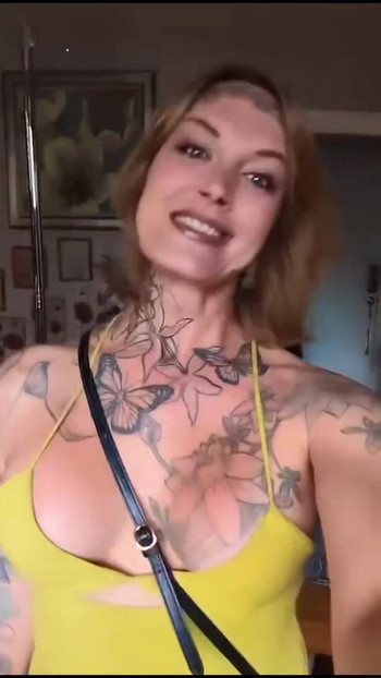 Zapanjujući trenutak iz "Ts Diana Deelight Beauty Compilation.. samo snimke mene kako lijepo izgledam."