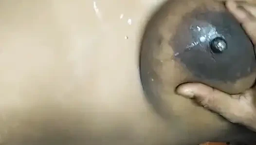 Yeni evli tatminsiz yenge ıslak amcığı parmaklıyor orgazm mastürbasyonu