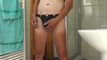 geiler stripstring in lackoptik