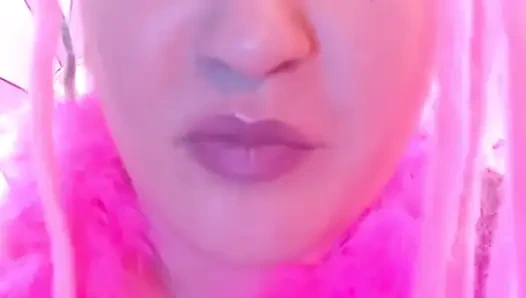 Cobalah untuk muncrat di lidahku mencoba untuk waktunya dan memukul lidahku dengan muncratmu