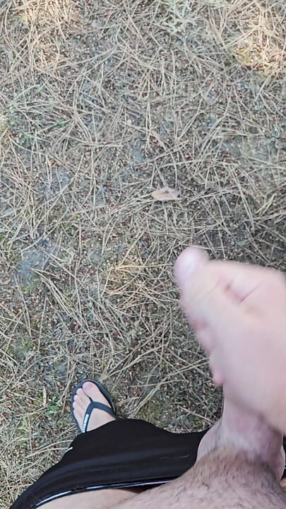 Masturbacija na otvorenom na parkingu