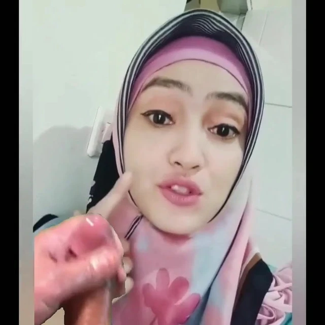 Indonesian Cumslut Hijab