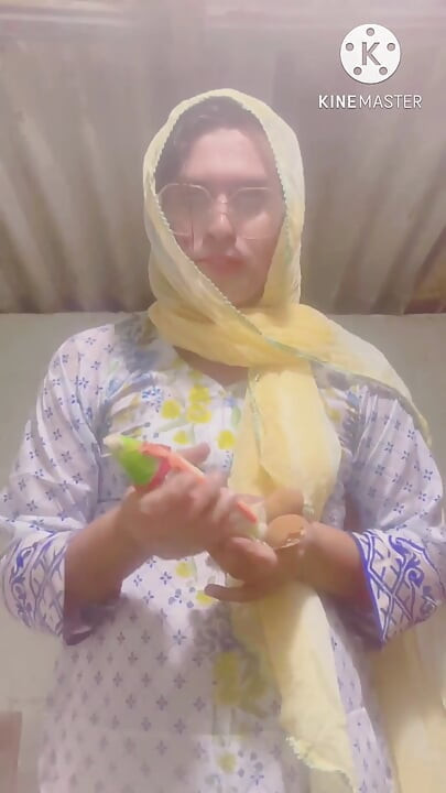 Îți prezint vibratorul meu de casă.