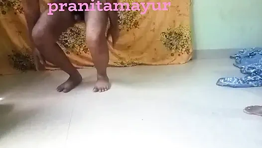 Ateşli evli kadın Pranita evlendikten sonra arkadaşını sikiyor