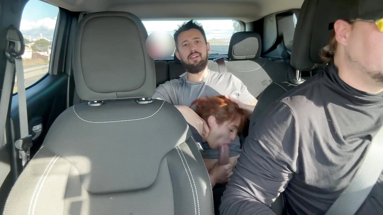 ฉันจับคู่รักใน Uber ของฉันและทิ้งพวกเขาไว้ที่เบาะหลัง