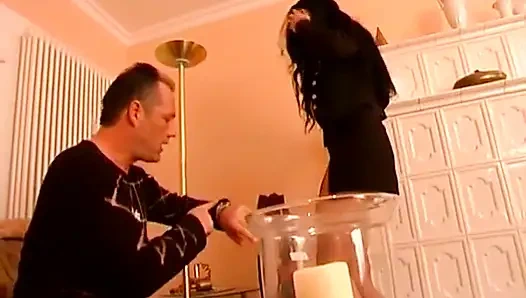 Шаловливой немецкой падчерице трахнули в ее тугую задницу