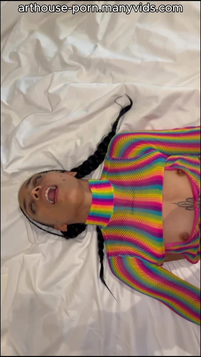 Freche latina-nymphe wird high, wie tief mein schwanz ihre enge muschi fickt