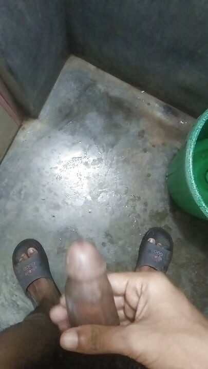 así que fui al baño, me puse jabón en las manos y golpeé la manija