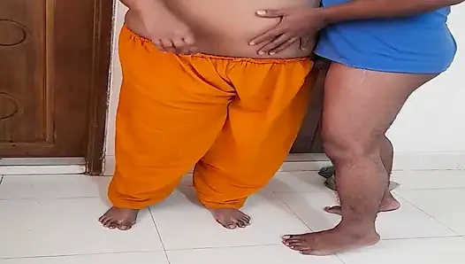 Nenek hot India 60 tahun dientot sama cucu tirinya yang masih 18 tahun