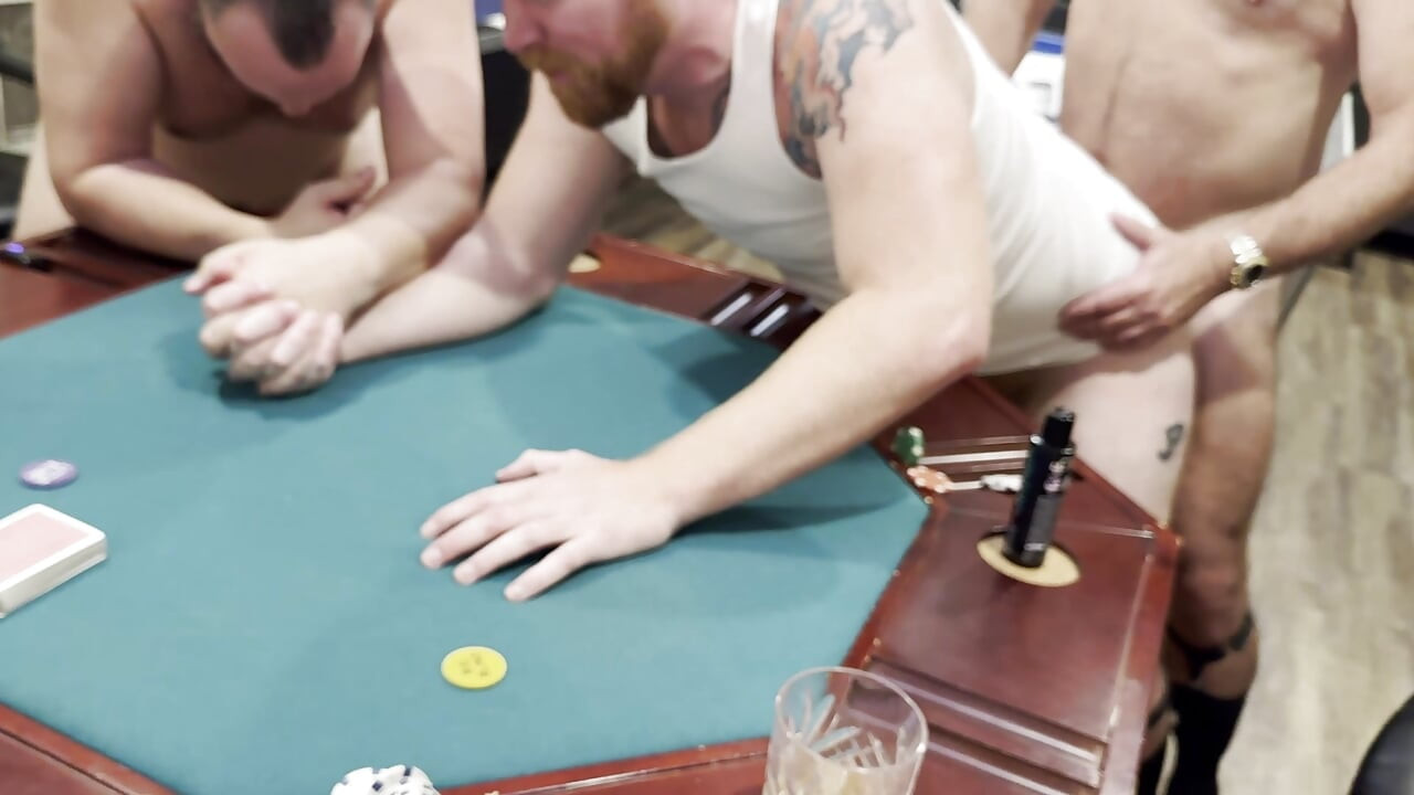 A Strip Poker Party GangBanggé változik