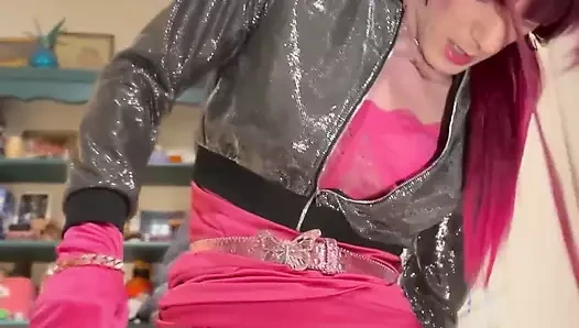 Jess Silk Rides Dildo