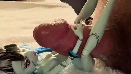 Canavar yüksek bebek frankie stein &amp; clawdeen bir horoz yolculuğu paylaşmak